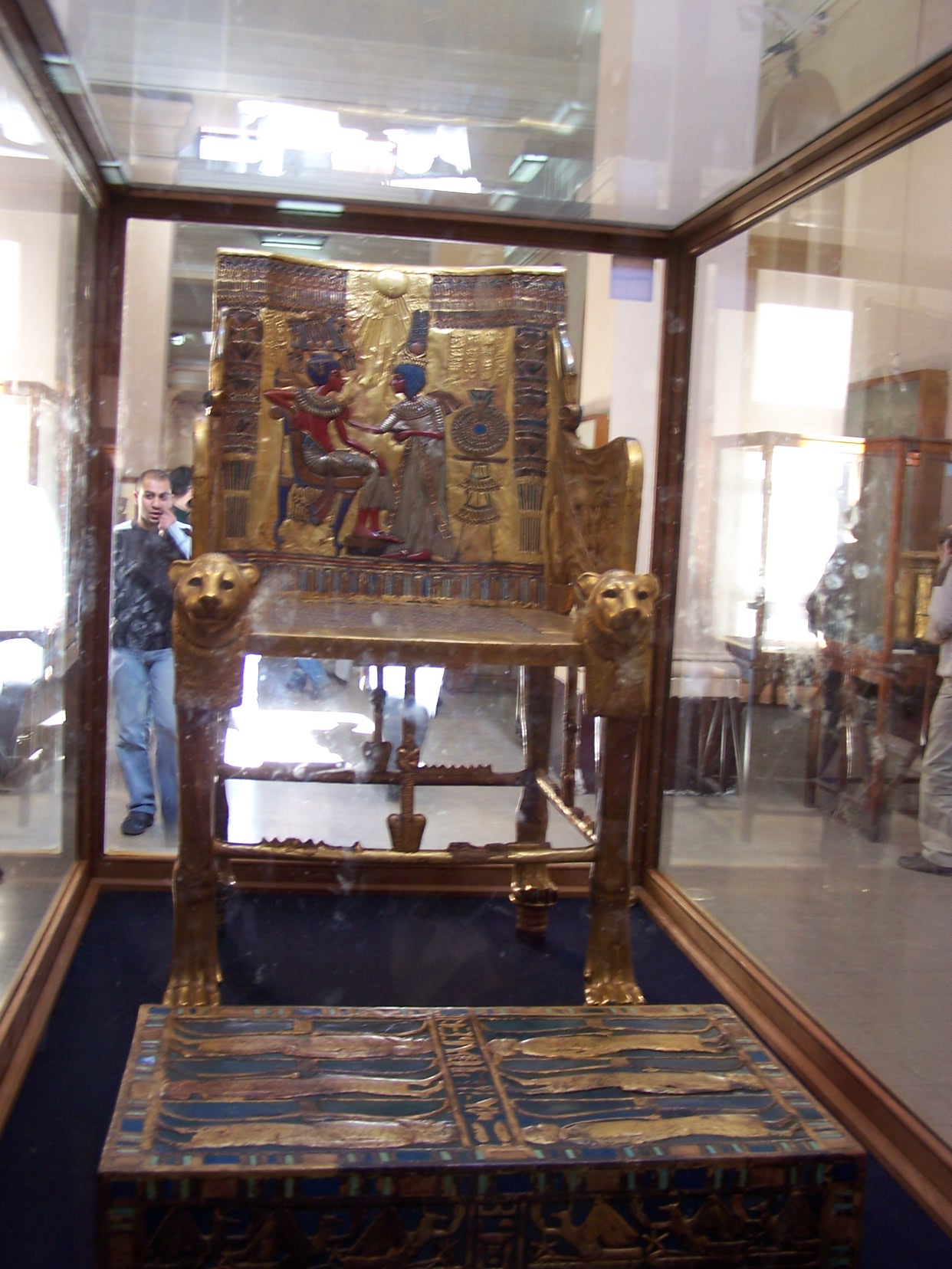 Le trne de Toutankhamon